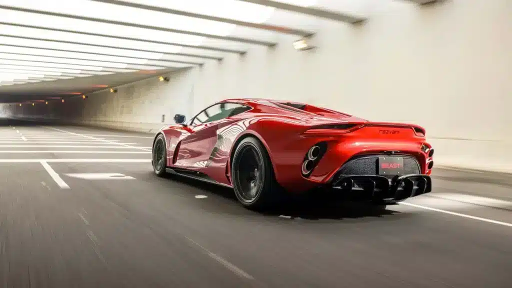 شيفروليه كورفيت C8 ستينغراي 2025