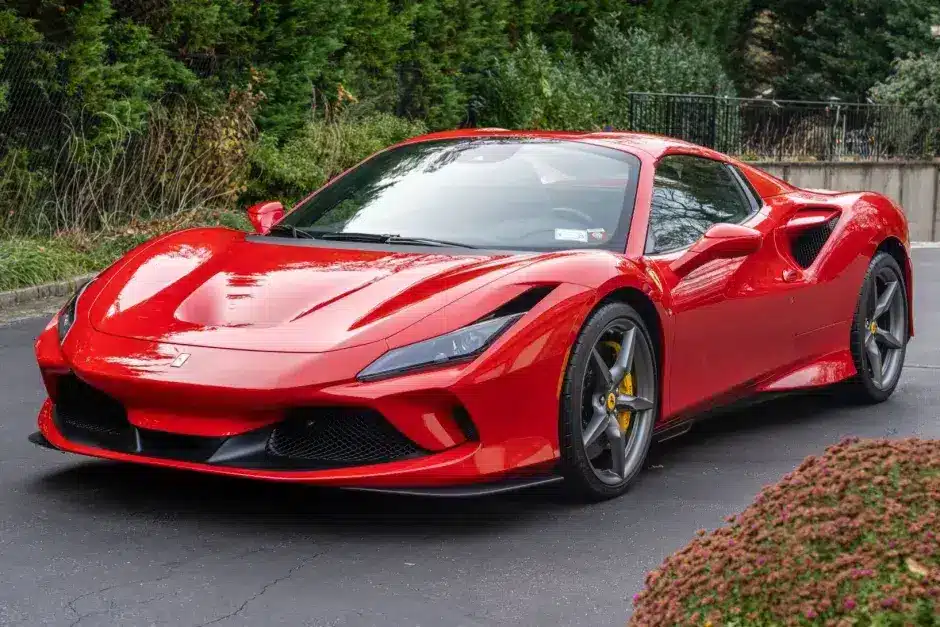 فيراري إف 8 سبايدر 2023 أحمر تأجير