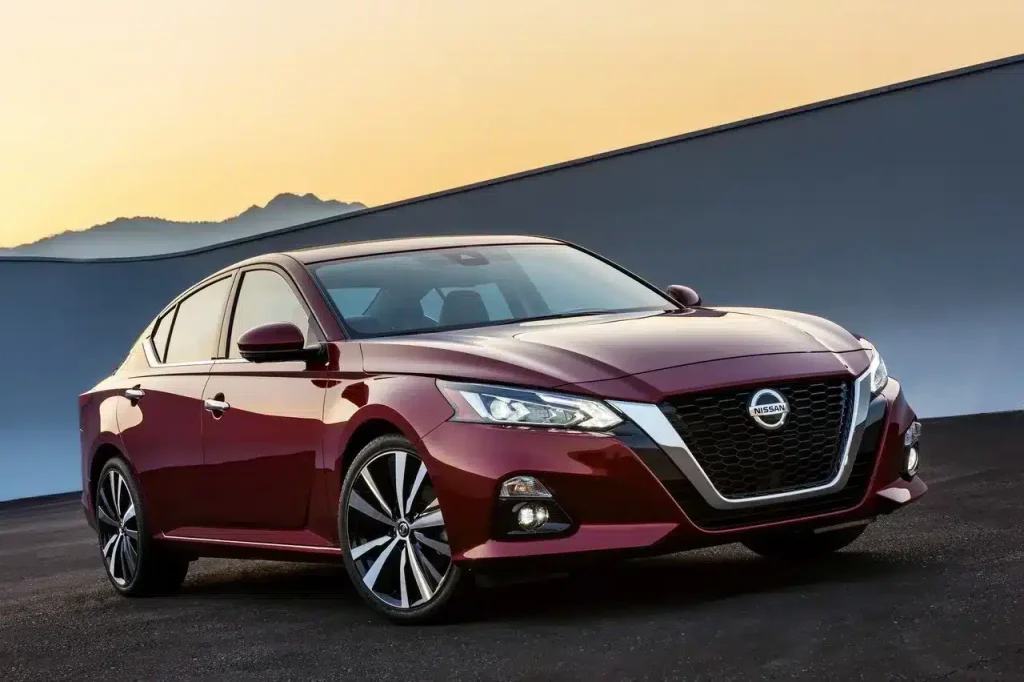 Rent a Nissan Altima in Dubai