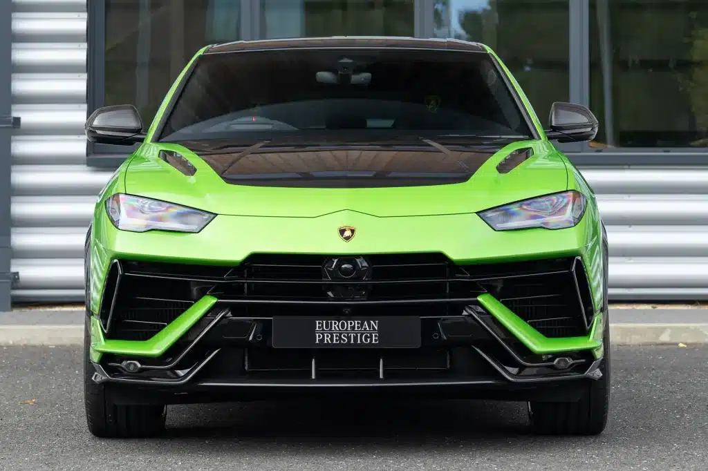rent Lamborghini Urus 2024