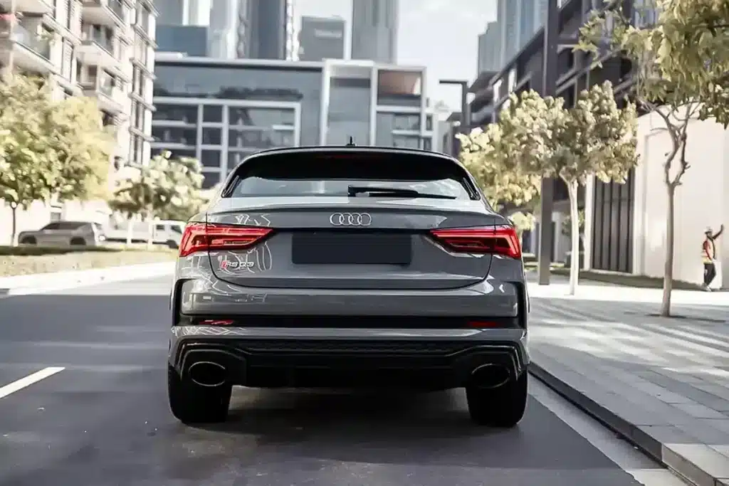أودي آر إس كيو 3 2023 2 استئجار أدوي RS Q3 2023 في دبي