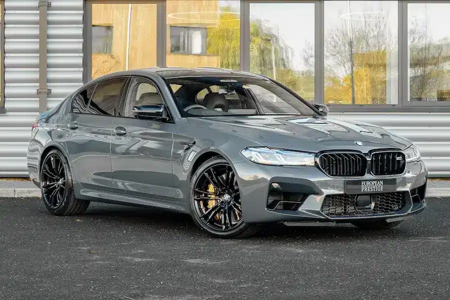 تأجير بي ام دبليو M5 2022